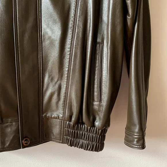 Finest genuine leather man bomber jacket with removable mink collar. - Picture 6 of 15